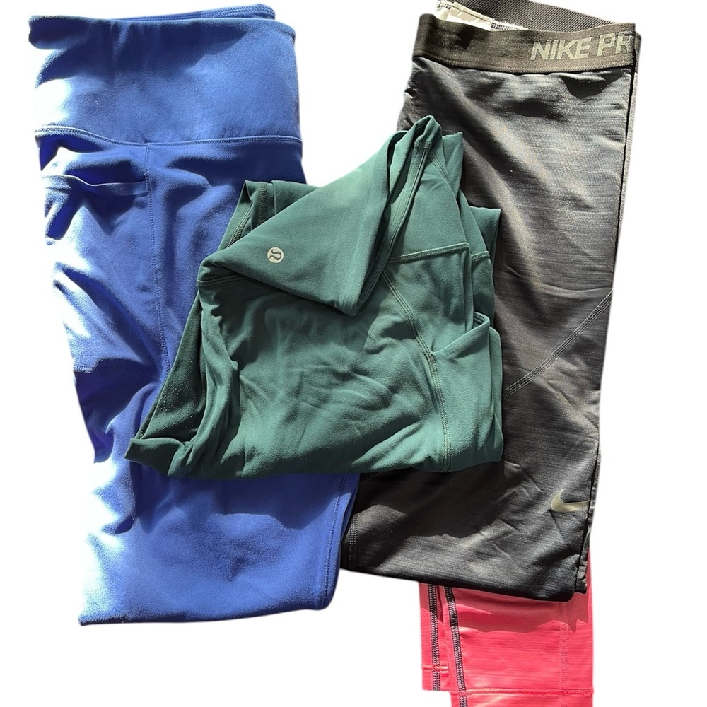 4 Activewear pieces: Nike, Lululemon BUNDLE